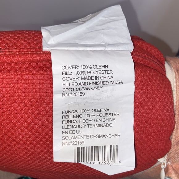 Set of 3 throw pillows - 16”x16” - Picture 8 of 8